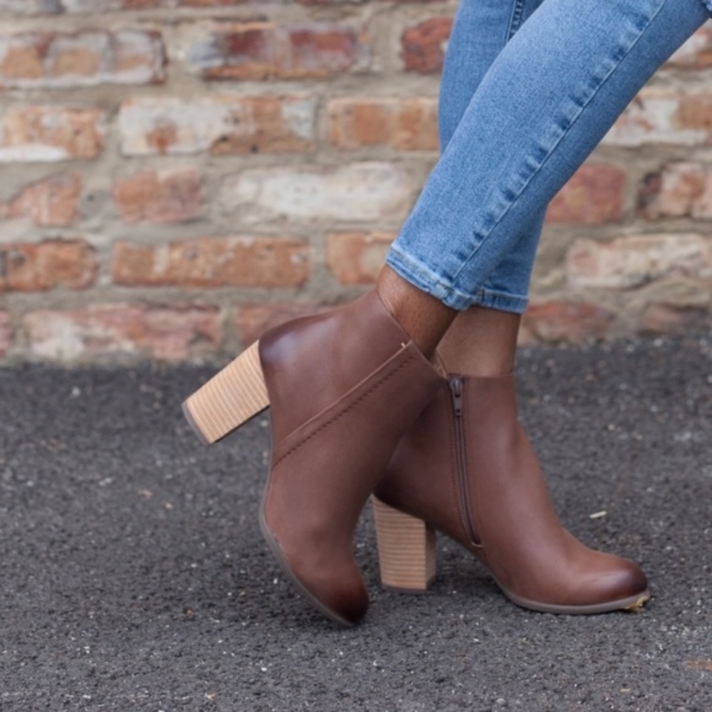 Vionic Kennedy Ankle Booties